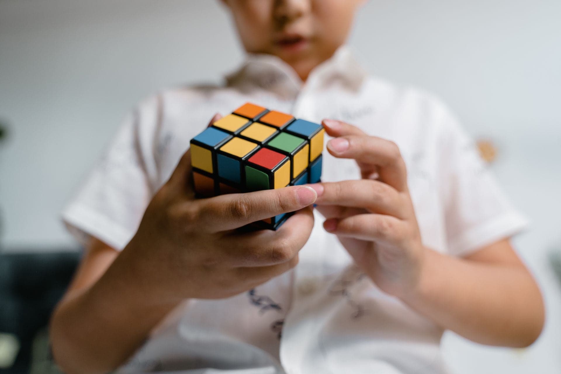 Speed cubing round at Rubik's Cube competition